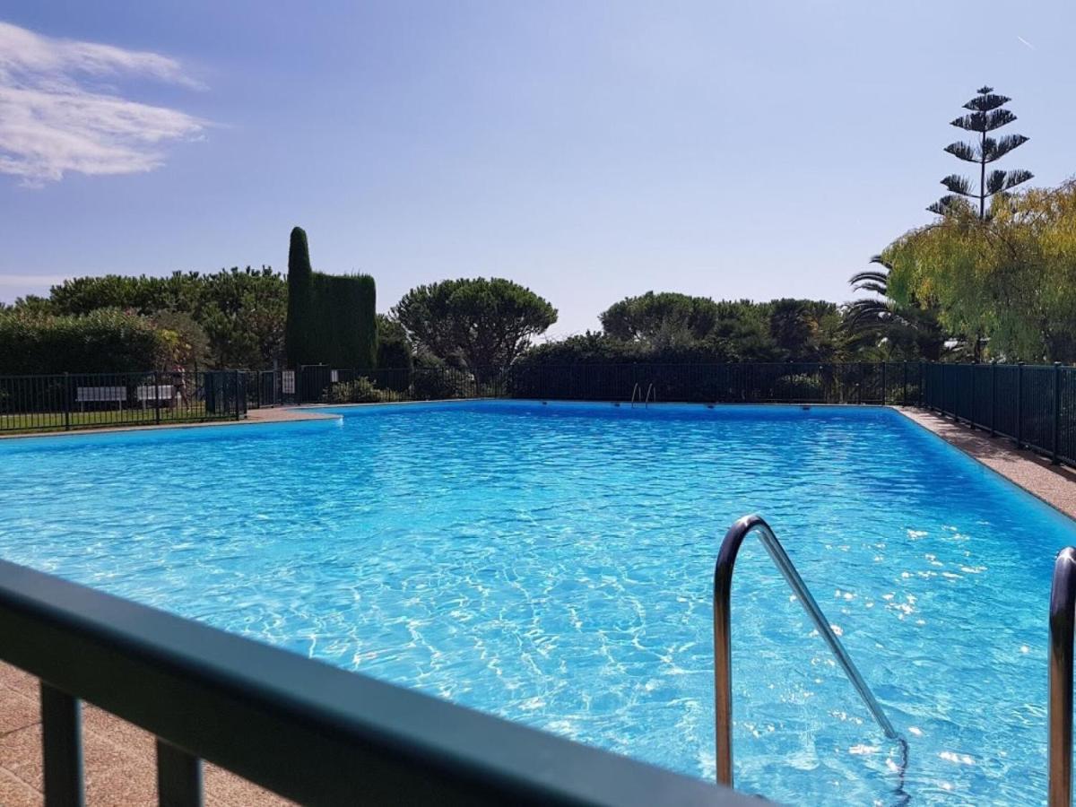 Classy Apartment In Nice With Pool And Private Parking Place Exterior photo