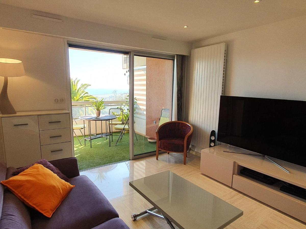 Classy Apartment In Nice With Pool And Private Parking Place Exterior photo