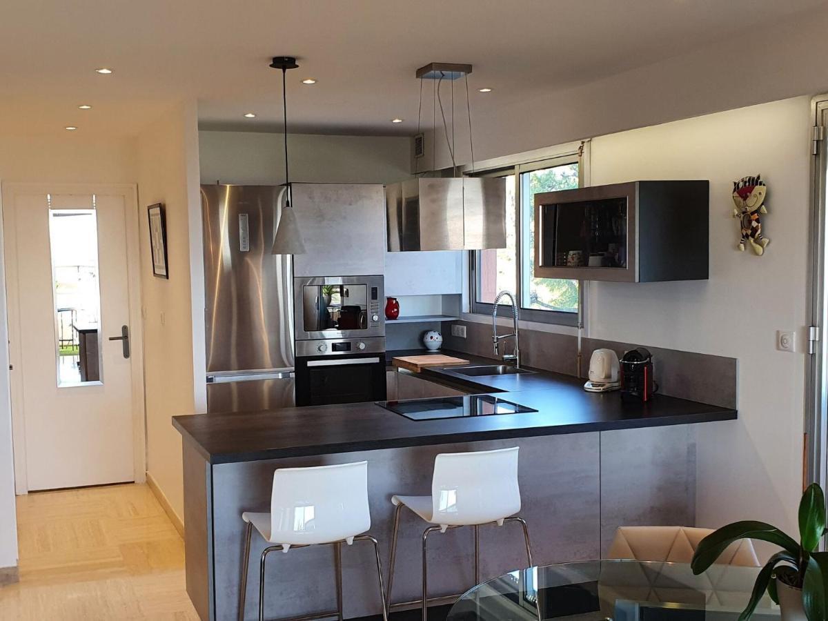 Classy Apartment In Nice With Pool And Private Parking Place Exterior photo