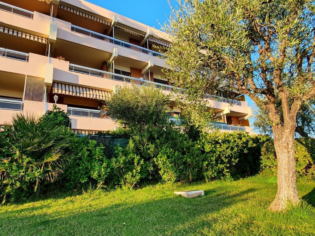 Classy Apartment In Nice With Pool And Private Parking Place Exterior photo