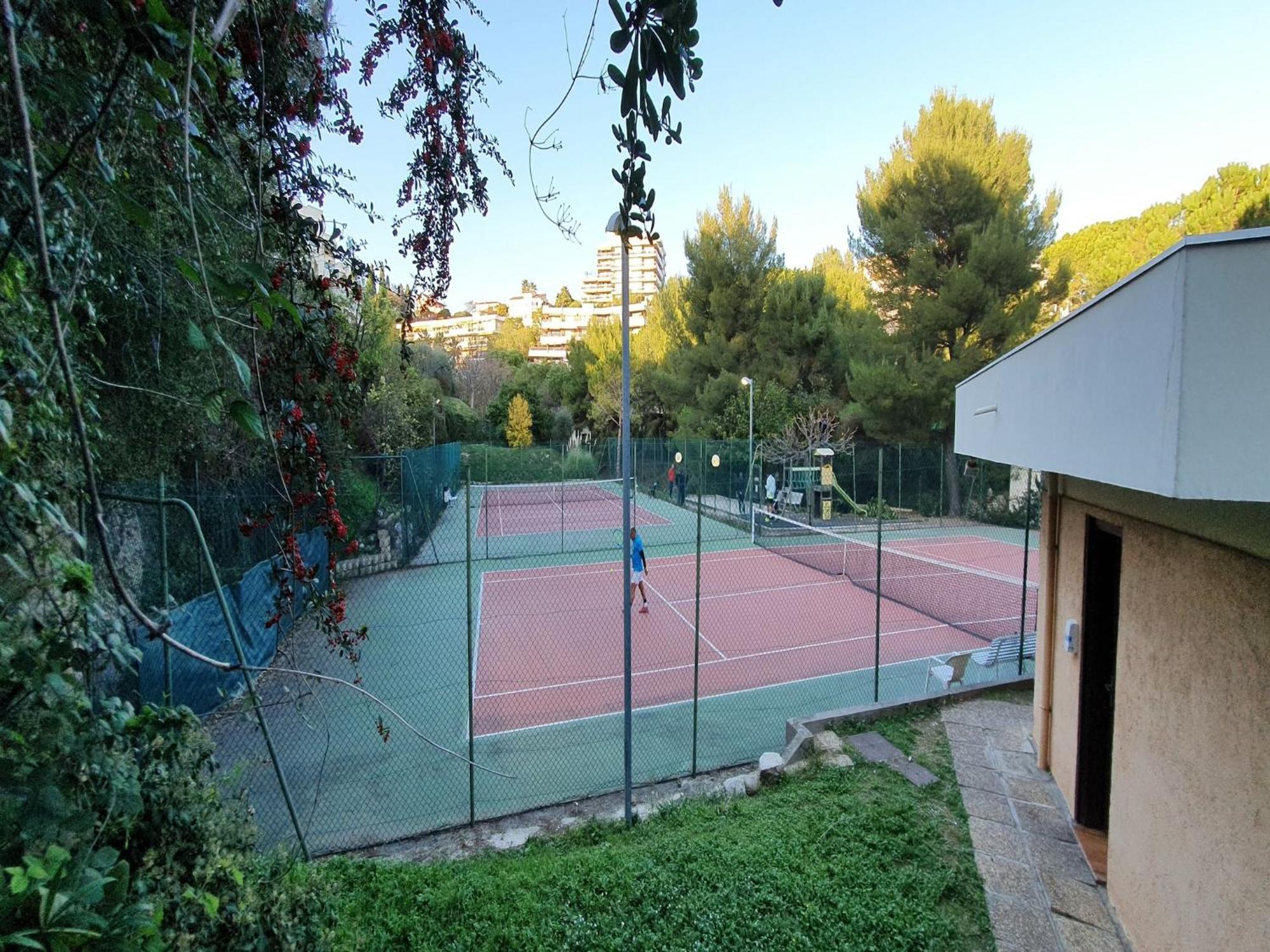 Classy Apartment In Nice With Pool And Private Parking Place Exterior photo